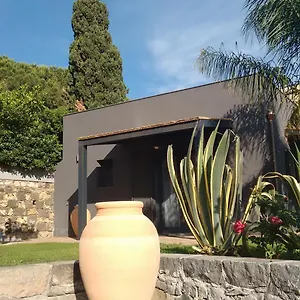 Avocado Beyond 2*, Giardini Naxos Italy